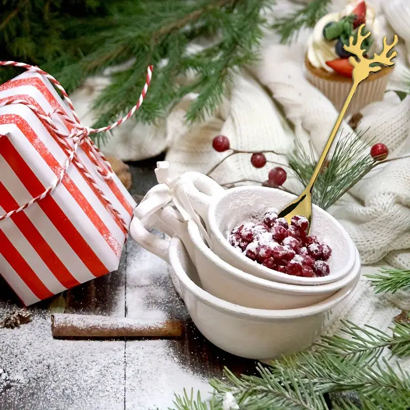 julsked med kopp, fika, jul, algis, gyllene